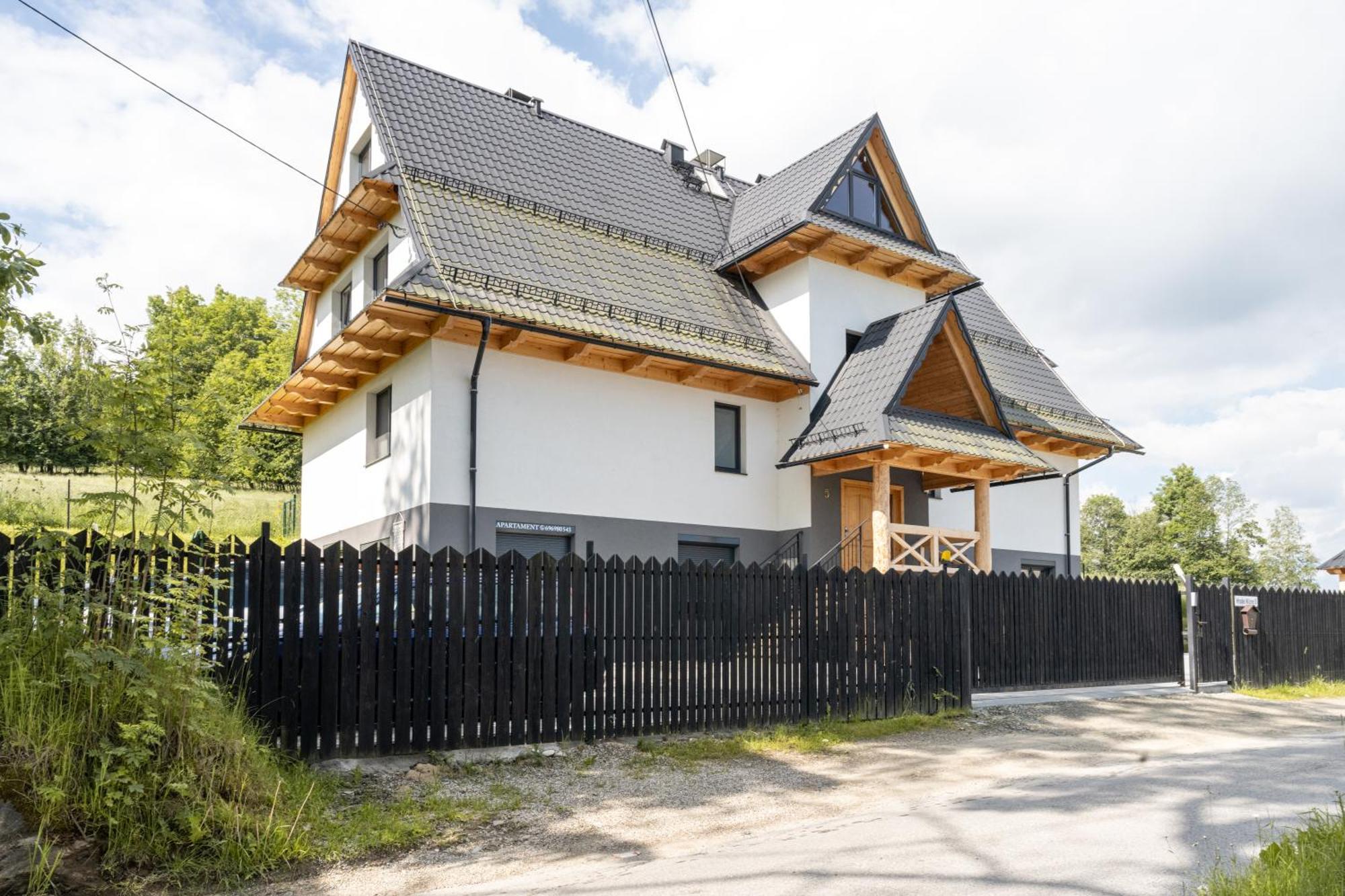 Jedrek Z Sauna, Kominkiem I Tarasem Apartmán